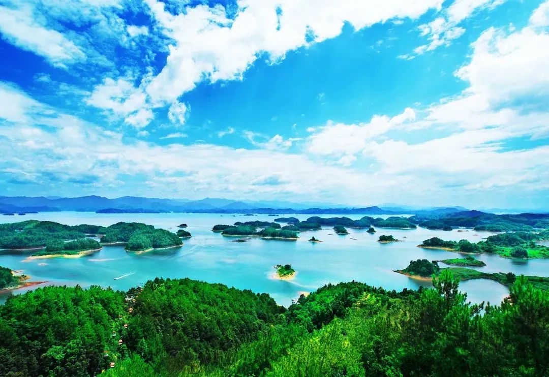 成都-镇江关-黄龙-九寨沟-松潘古城双动5日