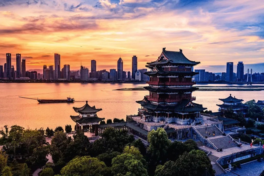 【瓷都遇南昌·福建自组】20人精致小团滕王阁·万寿宫·汉代海昏侯遗址，陶瓷博物馆·御窑博物馆，婺源婺女洲·汪口竹筏纯玩品质三日游