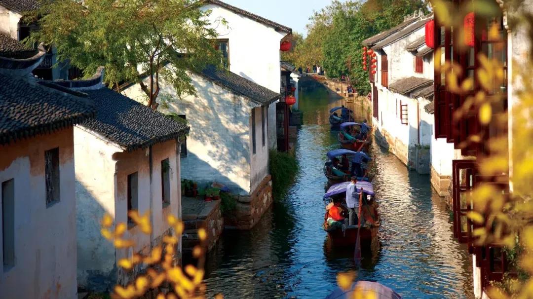 【夜艳江南】 上海+苏州+杭州+3大水乡（乌镇、南浔、周庄）4日游（纯玩，升级3晚携程4钻酒店）